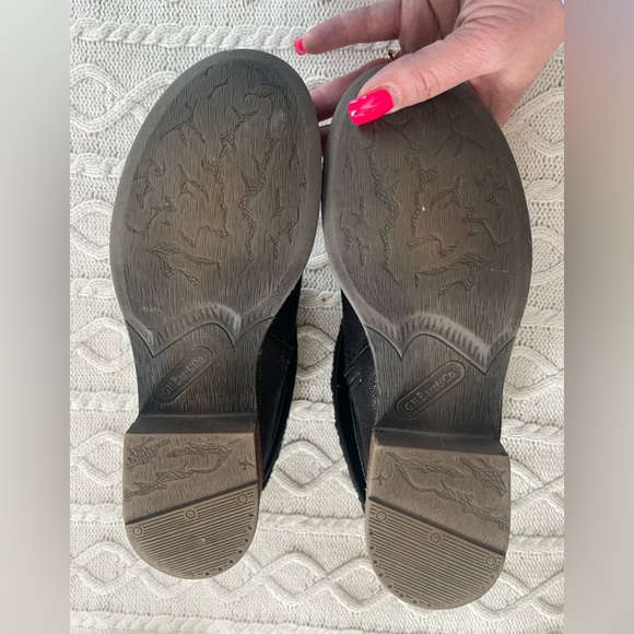 G.H. Bass & Co. Black Leather Ankle Booties with Faux Fur Women’s size 9 - Picture 4 of 13